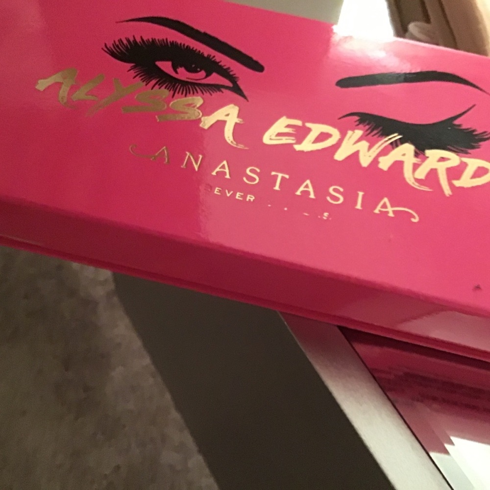 - Beautiful makeup pallet for eyes gorgeous last one!